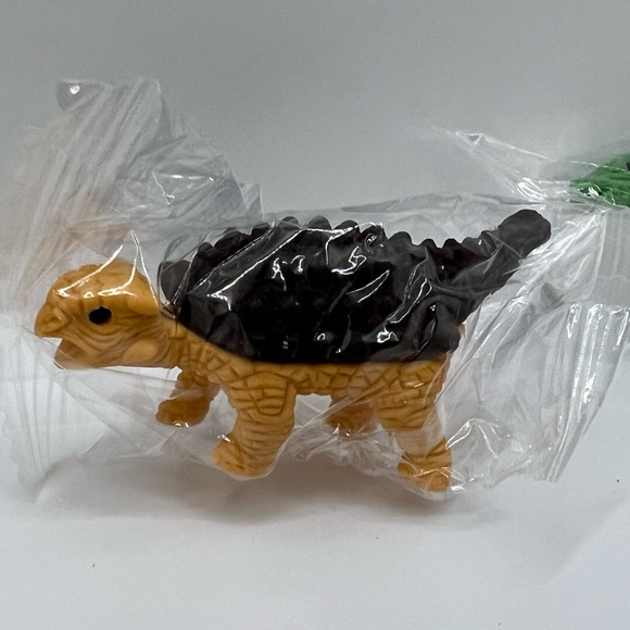 ⭐️ Lot of 5 Animal-Shaped Erasers (12 sets) ⭐️ - Picture 4 of 6